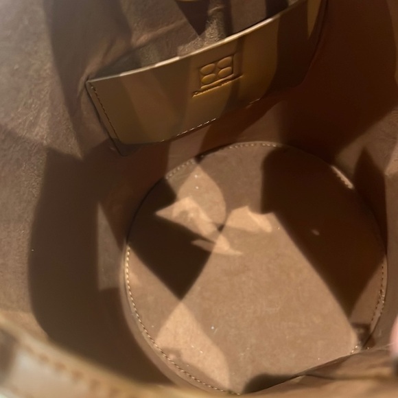 Parisa Wang | Brown Leather Addicted Bucket Bag with Crossbody Strap - Picture 6 of 8